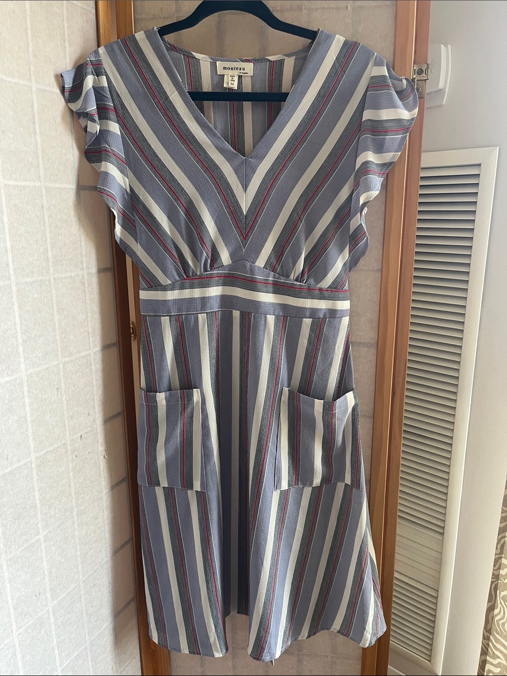 Monteau Dress Size Small V-Neck Flutter Sleeve Tie Waist Pockets Blue Stripe M